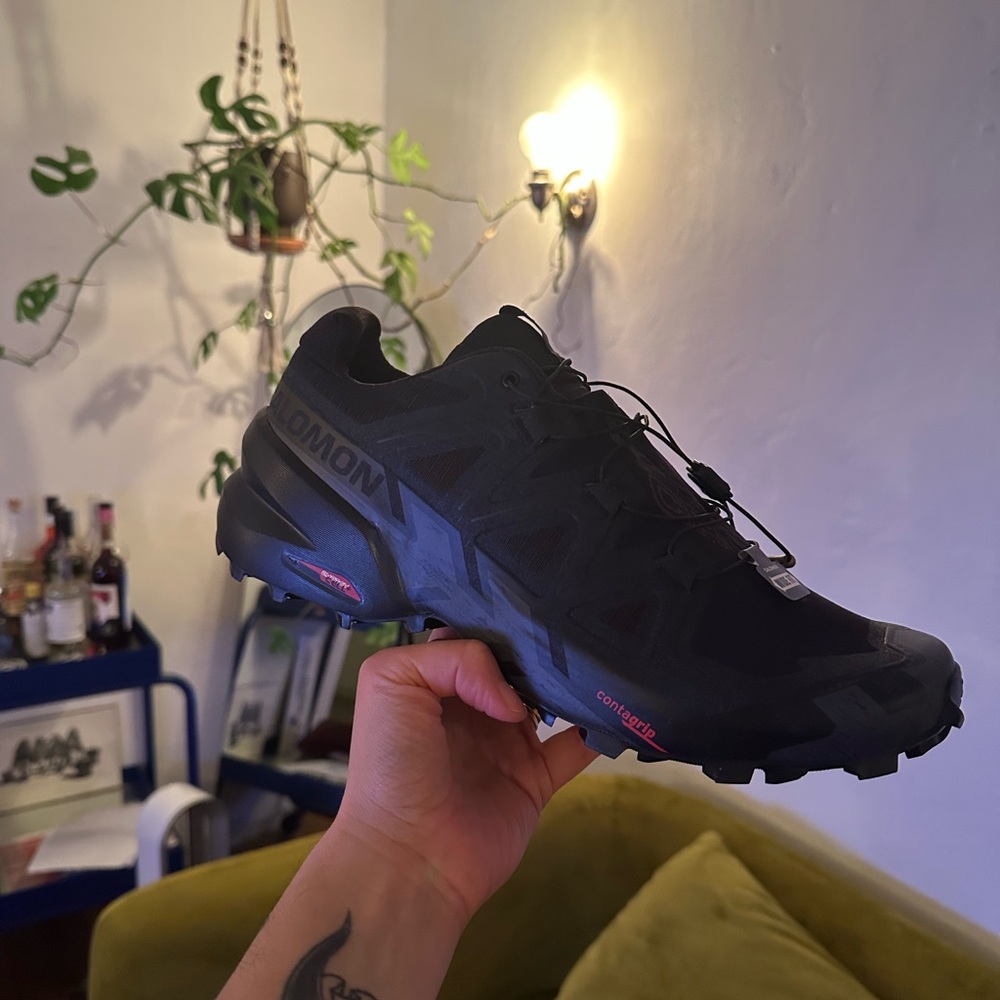 Salomon Men's Black and Red Athletic Shoes